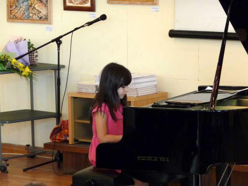 Biliana Okoliiska - 6 years old (18.12.2011)