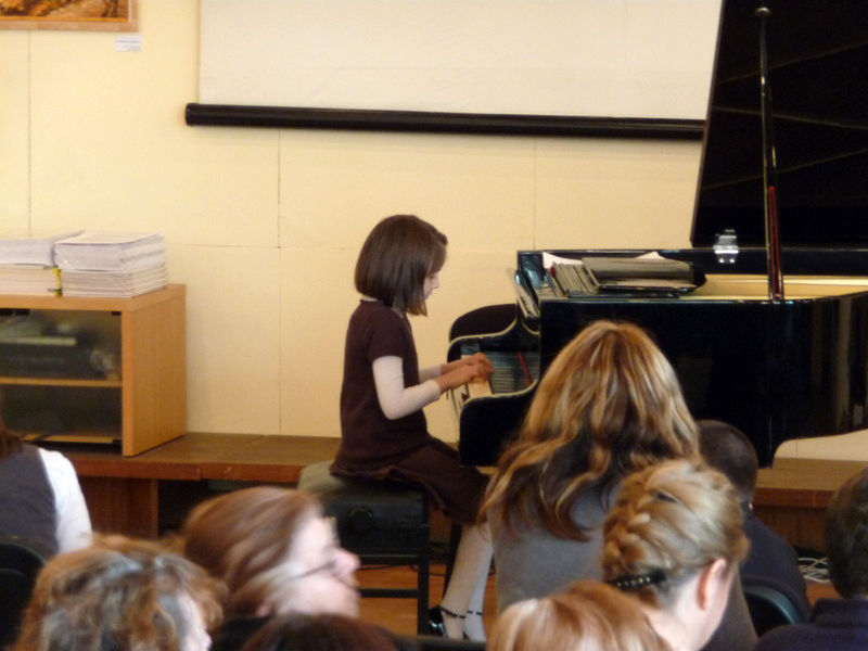 Ева Пехливанова - 6г. (18.12.2011)