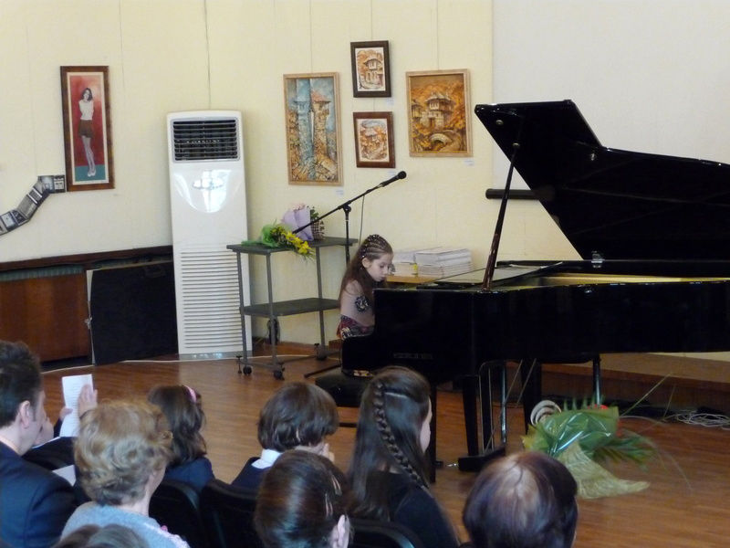 Ния Николаева - 9г. (18.12.2011)